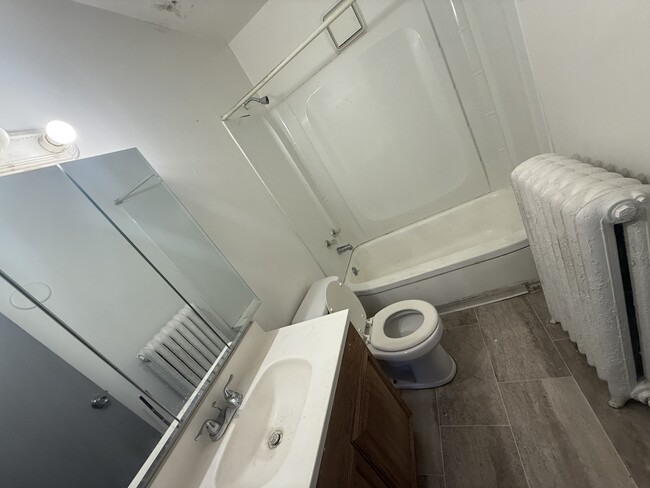 Bathroom - 1114 3rd St NW