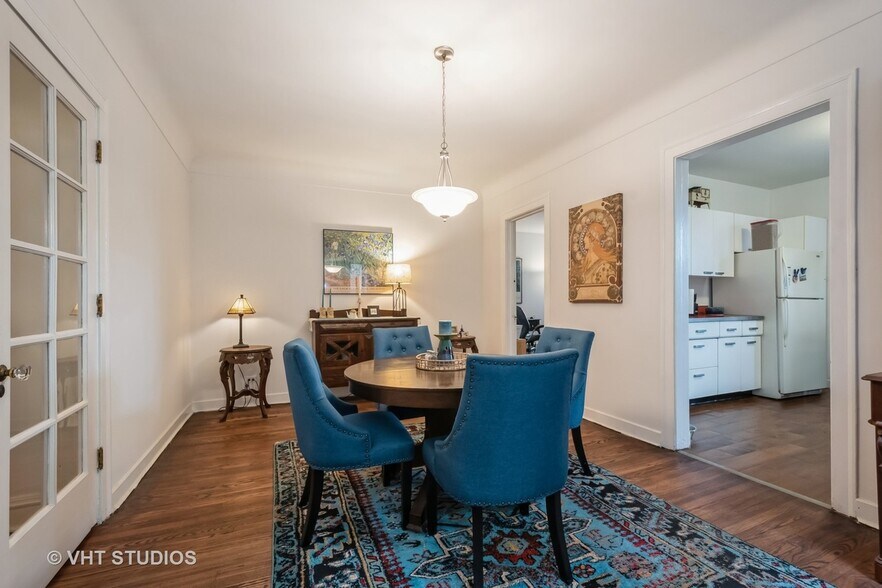 Living/Dining 1 - 6335 N Claremont Ave