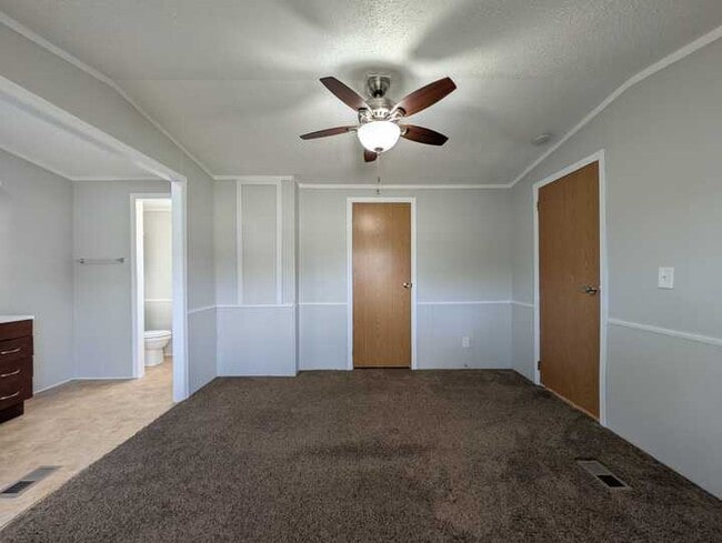 Building Photo - 52224 Quaker Hill Ln