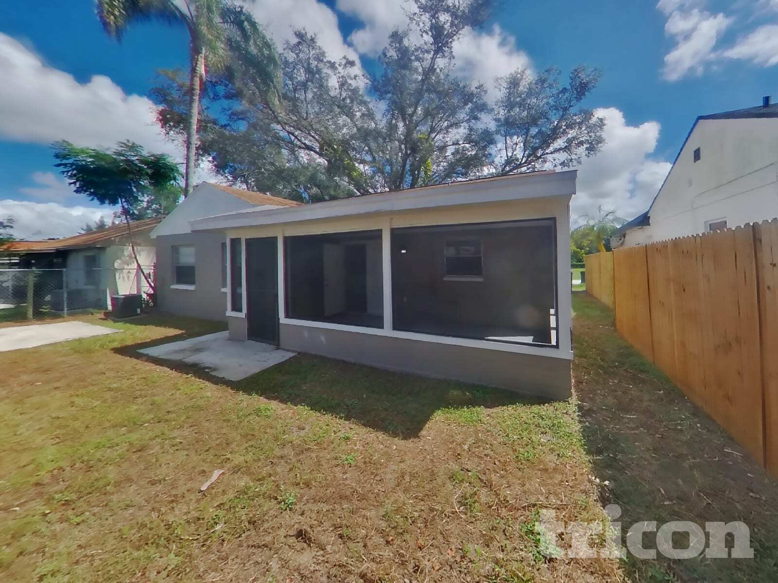 Building Photo - 320 Laxton Ln