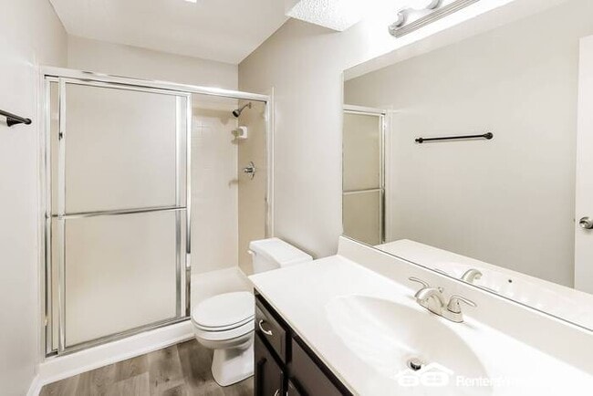 Building Photo - 3 Bed 2 Bath Home Available NOW!