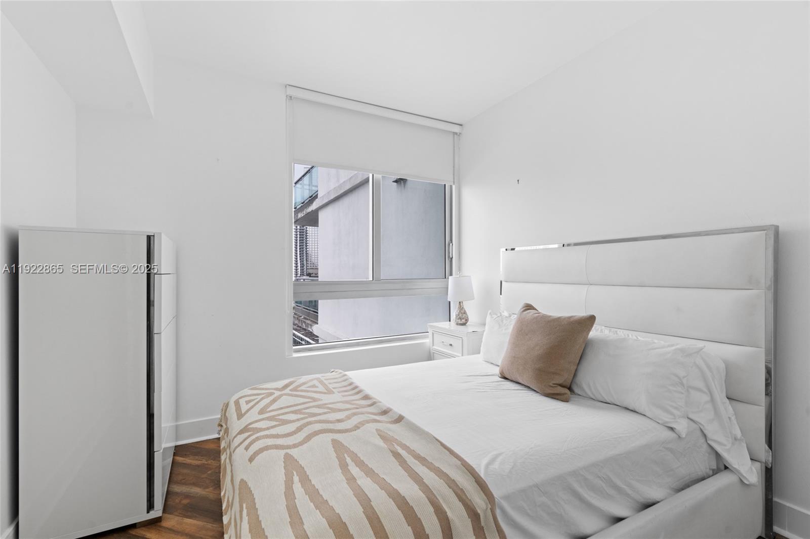 Building Photo - 350 S Miami Ave