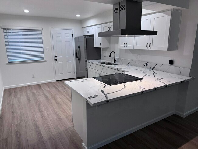 Building Photo - 2118 N Glenn Ave