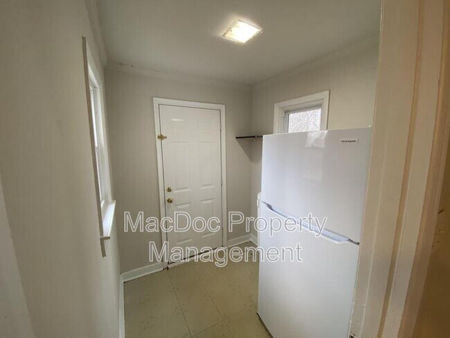 Building Photo - 11308 Gordon Rd