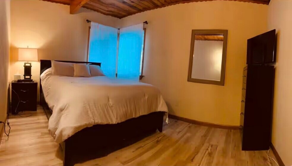 Building Photo - 33191 Maple Ln