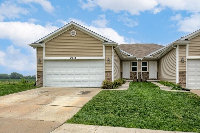 Building Photo - 2644-48 W Timberlake Dr