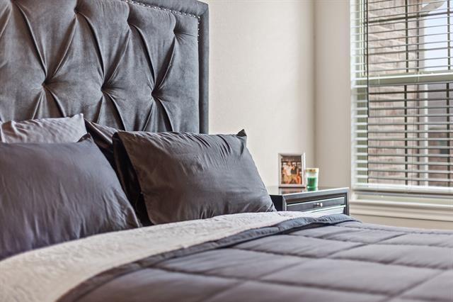 Building Photo - 2224 Davenport Dr