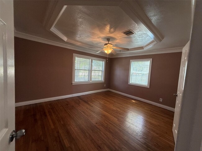 Building Photo - 5424 Nightingale Dr