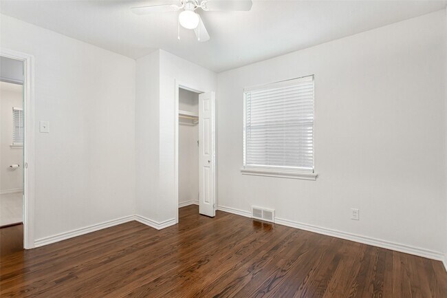 Building Photo - 6737 Lakefair Cir