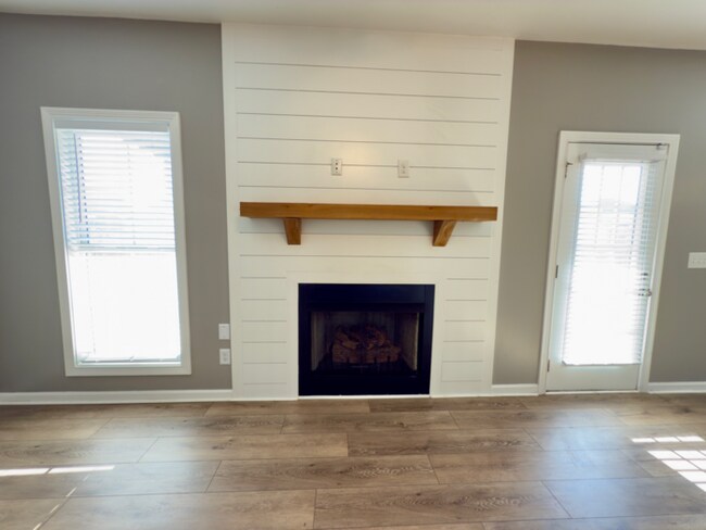 Building Photo - 1325 Millet Dr