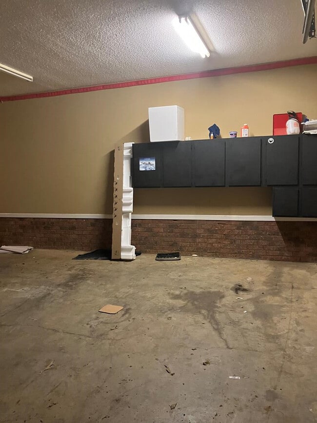 Building Photo - 2745 Navigator Cir