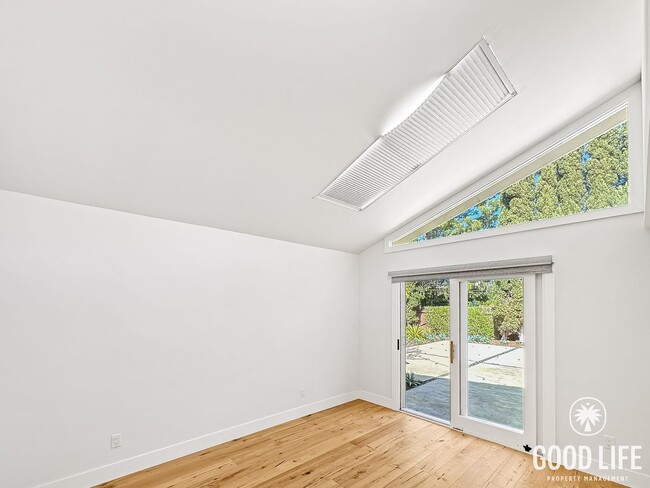 Building Photo - Stunning 3BR Home in Santa Ana with Private  Large Yard, Modern Upgrades & 2-Car Garage