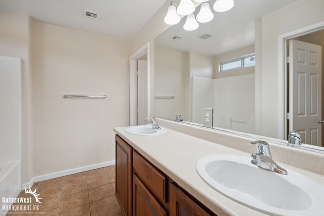 Building Photo - Charming Two-Story 3Bdm 2.5Ba Home in North Las Vegas!