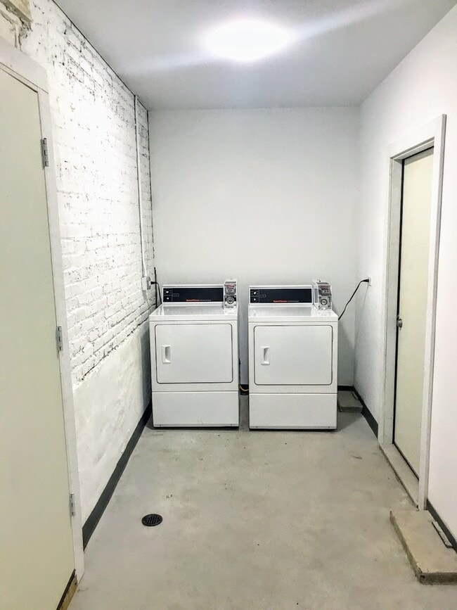 Building Photo - 3227 W Division St