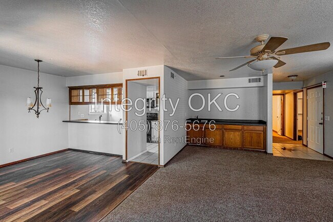 Building Photo - 4400 Hemingway Dr