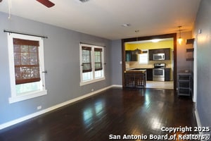 Building Photo - 419 W Lullwood Ave