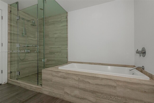 Building Photo - 2900 NE 7th Ave