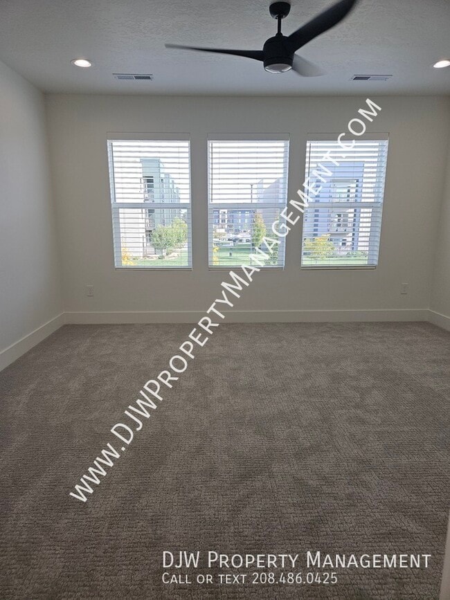 Building Photo - 1199 N Webb Wy