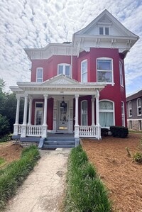 Building Photo - 1338 College St