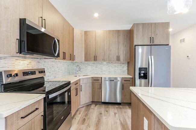 Building Photo - 953 Belmont Ave