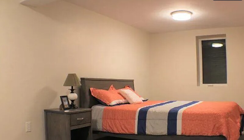 Large bedroom with huge closet & egress - 6482 Zephyr St