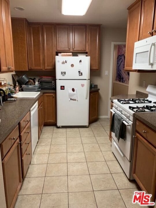 Building Photo - 8318 Altavan Ave