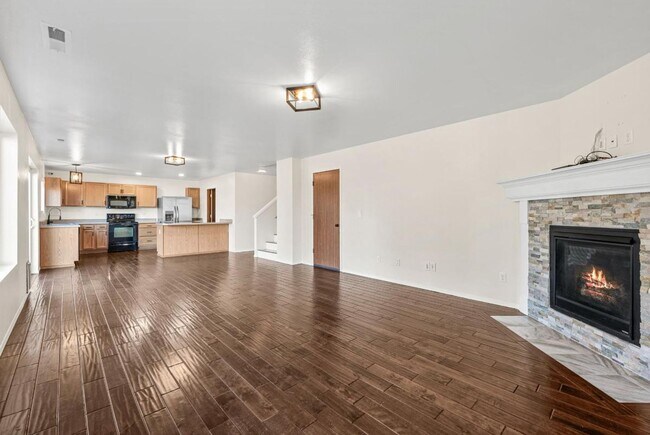 Building Photo - Updated and Spacious 3 Bed Yelm Rental!