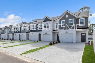 Building Photo - 37 Southport Cir