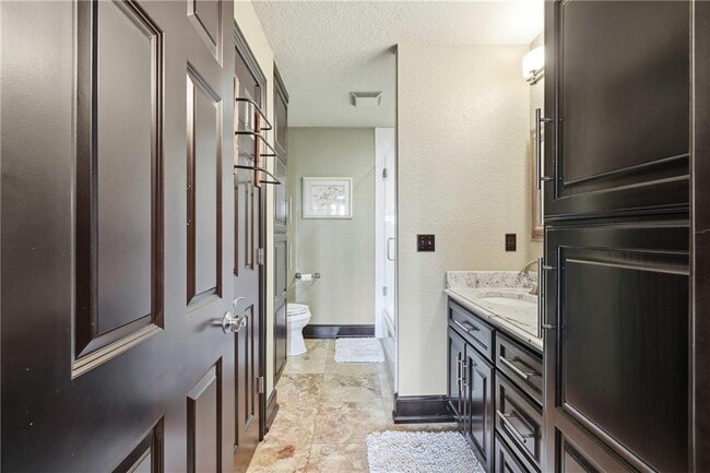 Building Photo - 14805 Dutchmans Dr