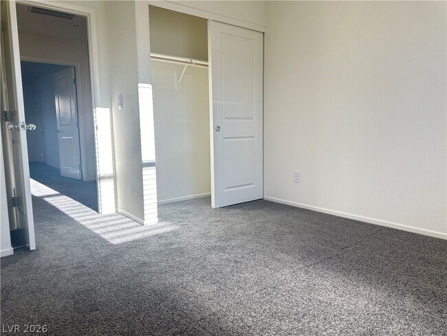 Building Photo - 9918 Saffron Hls St