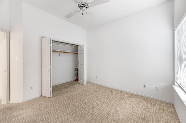 Building Photo - 1621 Maggie Mayes St