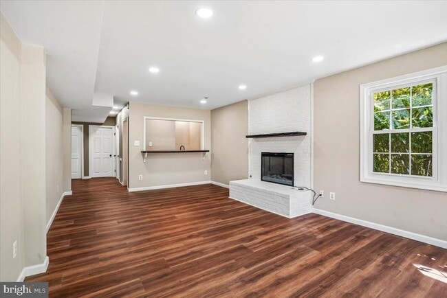 Building Photo - 6904 Chelsea Rd