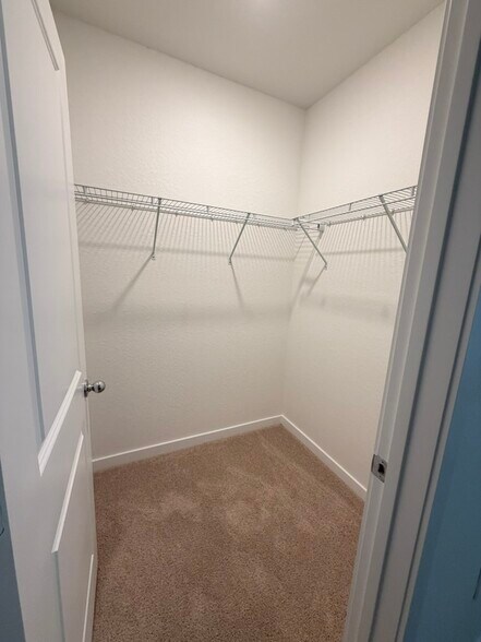 Building Photo - 1466 NE 3rd Ave