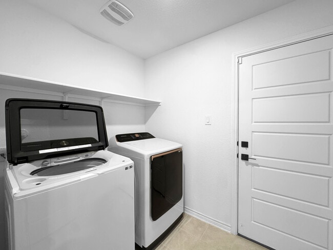 Building Photo - 15307 Electra Cir