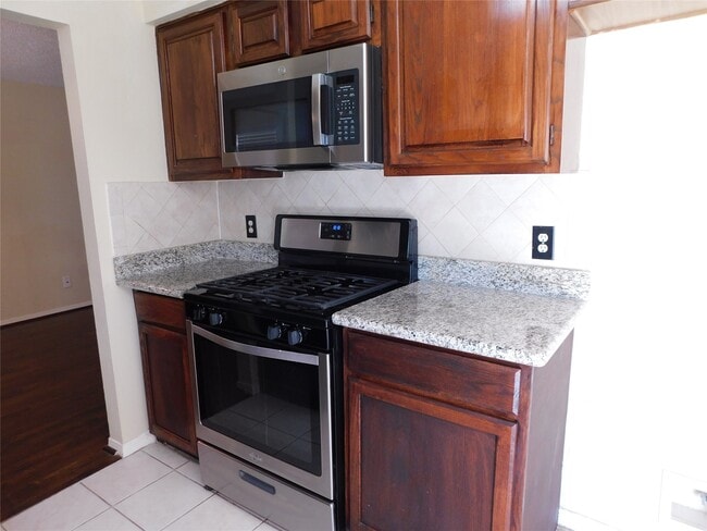 Building Photo - 3303 Rimrock Dr