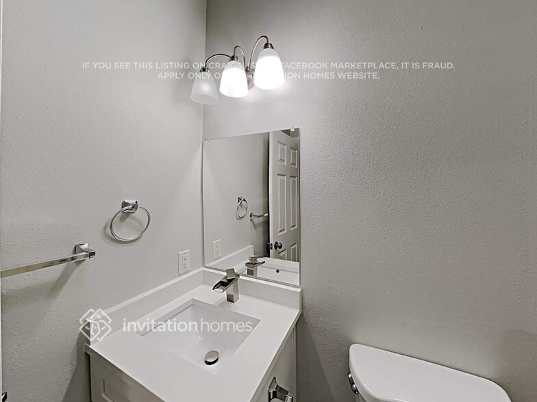 Building Photo - 15639 Canby Dr