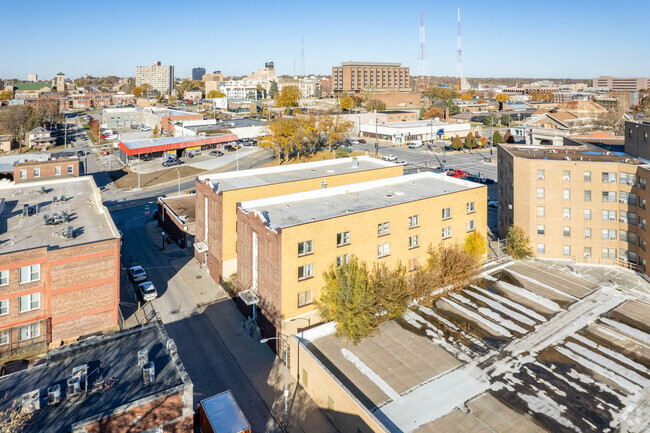 Building Photo - Jones Street Studios