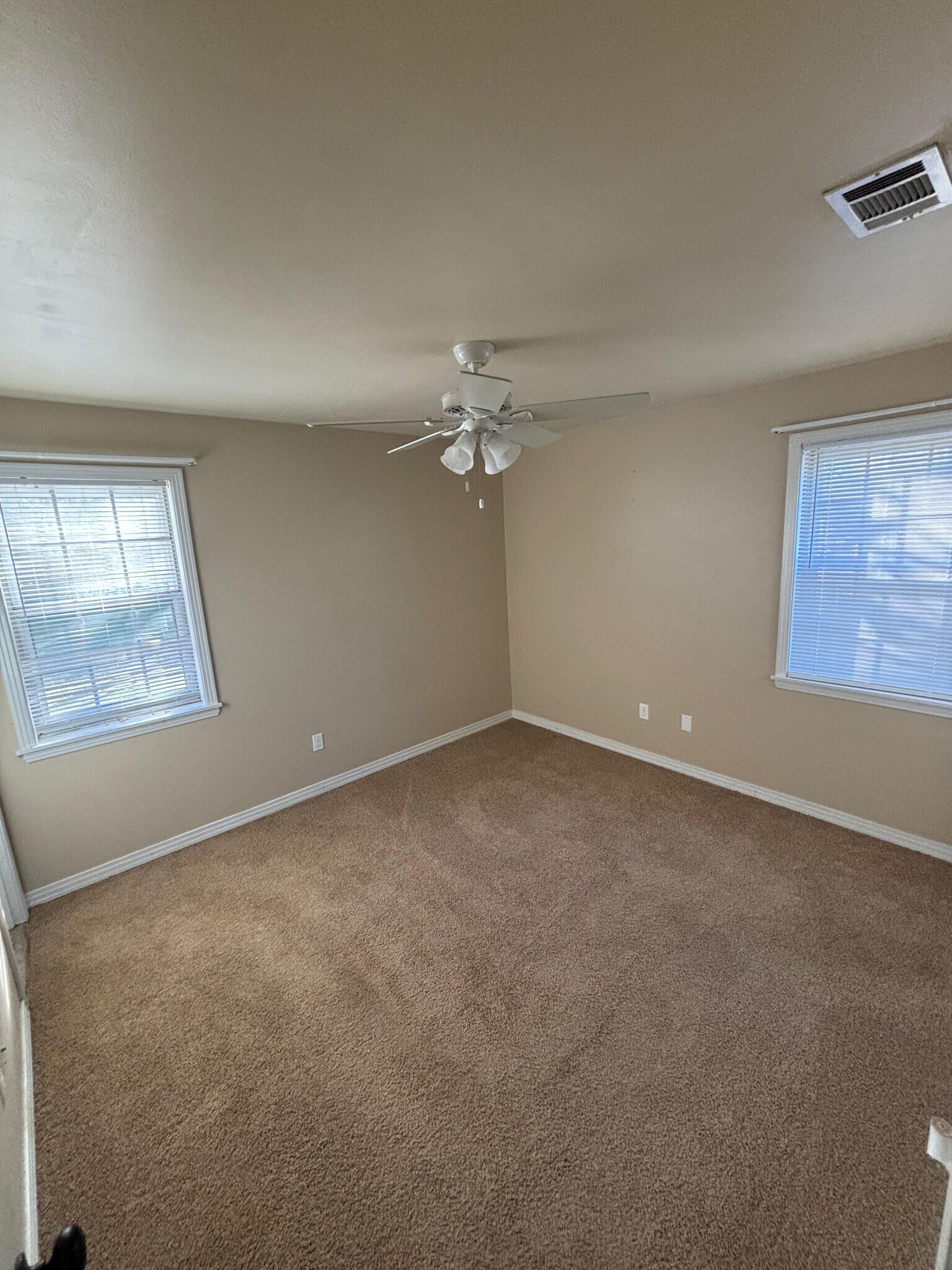 Building Photo - 14 Sara Forest Dr