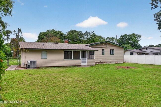 Building Photo - 2618 Arlex Dr E