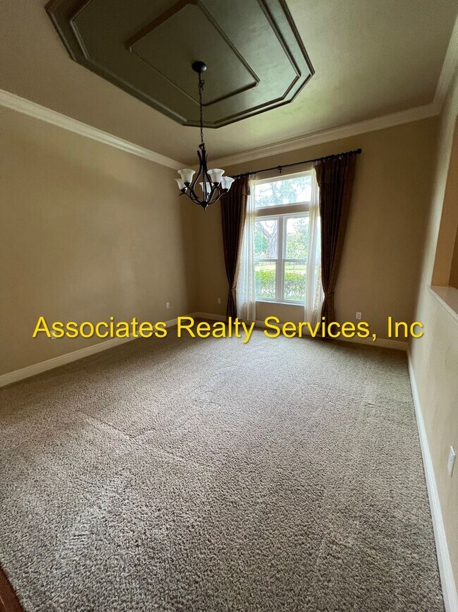 Building Photo - GORGEOUS Home in Garison Way!