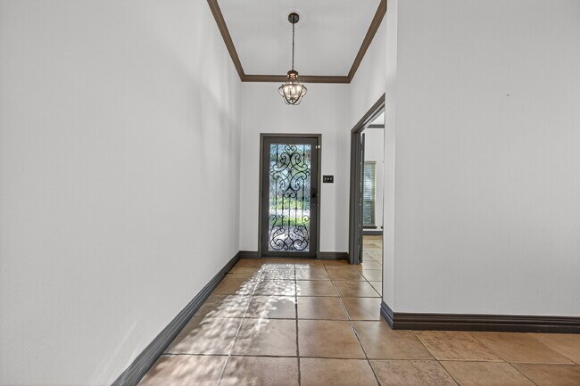 Building Photo - One of a kind home in Katy with large backyard and outdoor Oasis. With nearly 2300 sqft there's p...