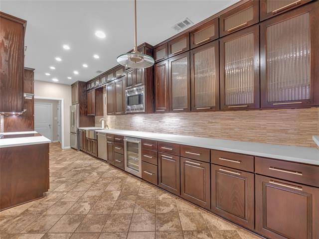 Building Photo - 6940 Clearhaven Dr