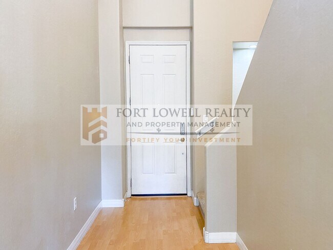 Building Photo - Two bedrooms, 2 Bathrooms 1,288 Sq. Ft. Plus 2 Car Garage in Phoenix AZ 85004