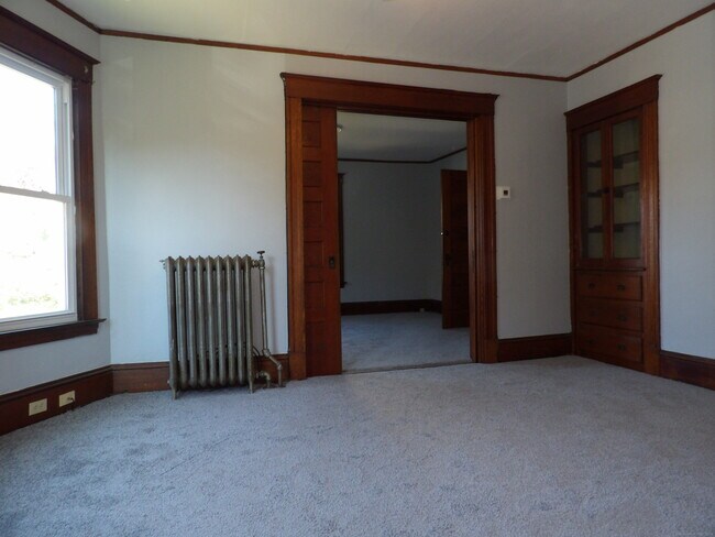 Building Photo - 172 Woodland St