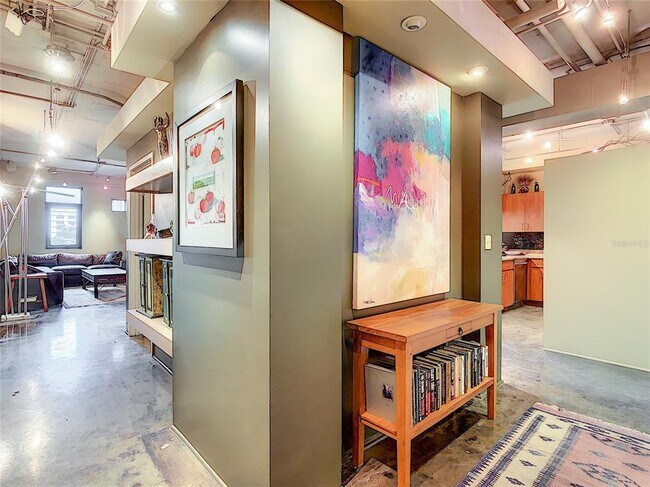 Building Photo - 10 N Summerlin Ave