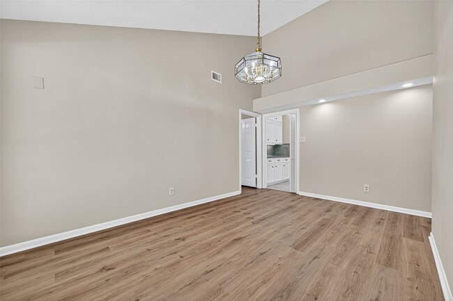 Building Photo - 4132 Deerfield Village Dr