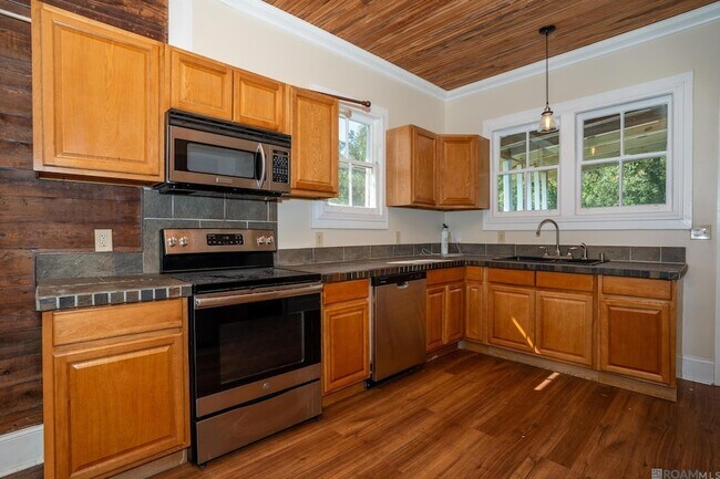 Building Photo - 30180 Smith Dr