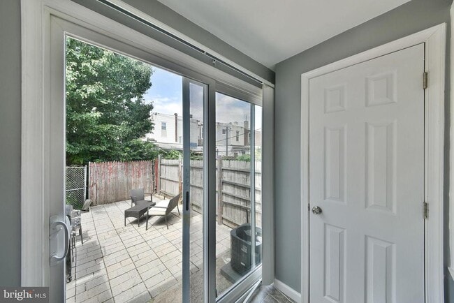 Building Photo - 3120 Almond St