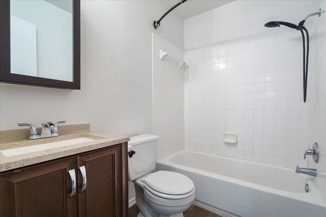 Building Photo - 304 Watergate Way