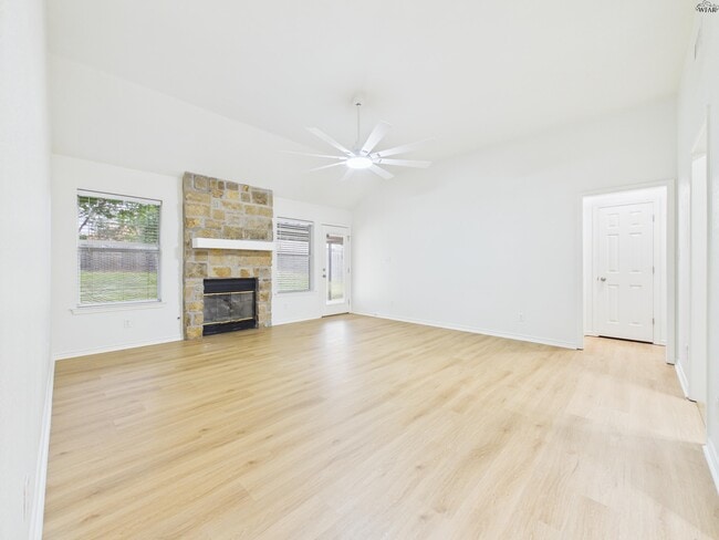 Building Photo - 5213 Air Force Dr